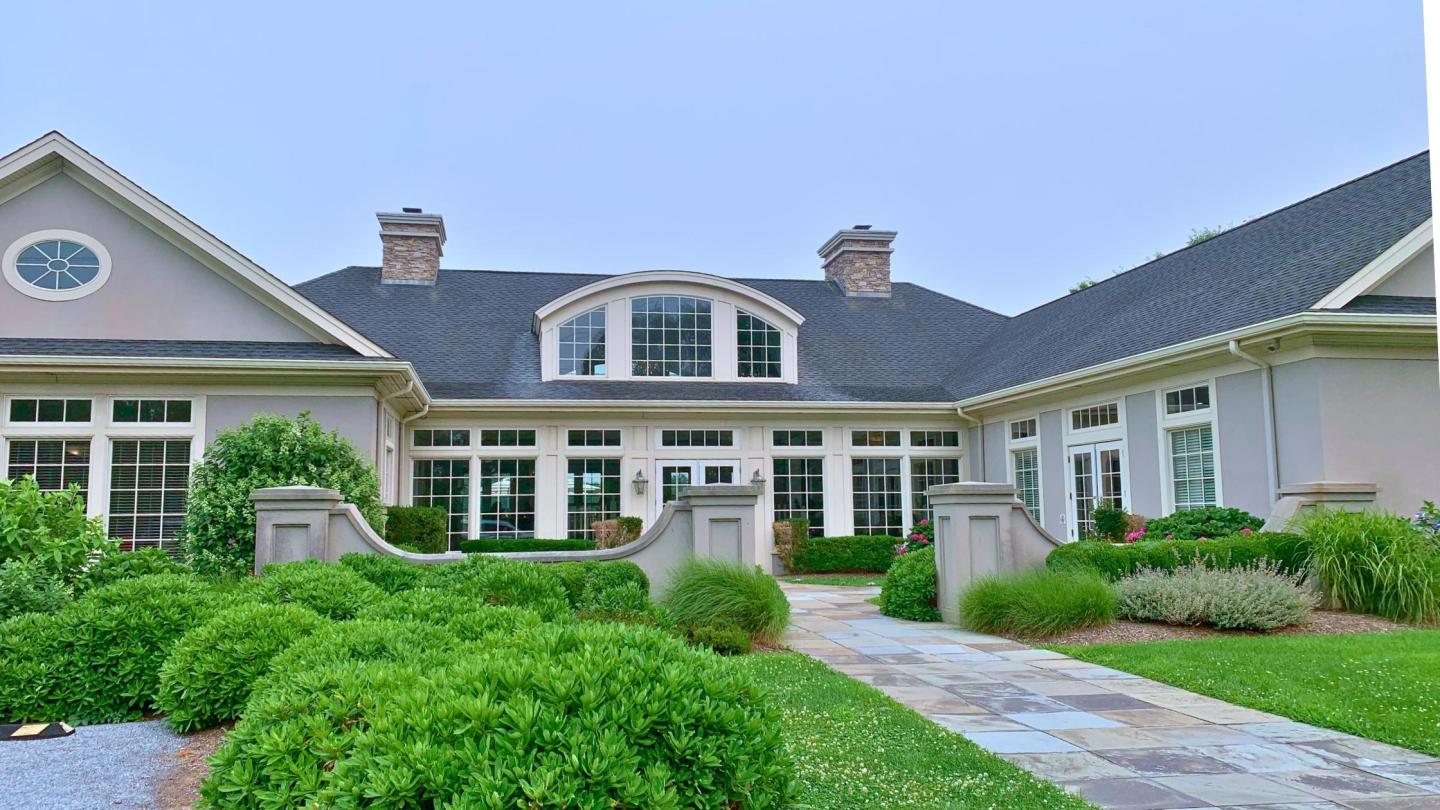 Best Winery in Southold - Sparkling Pointe. Facade and main entrance